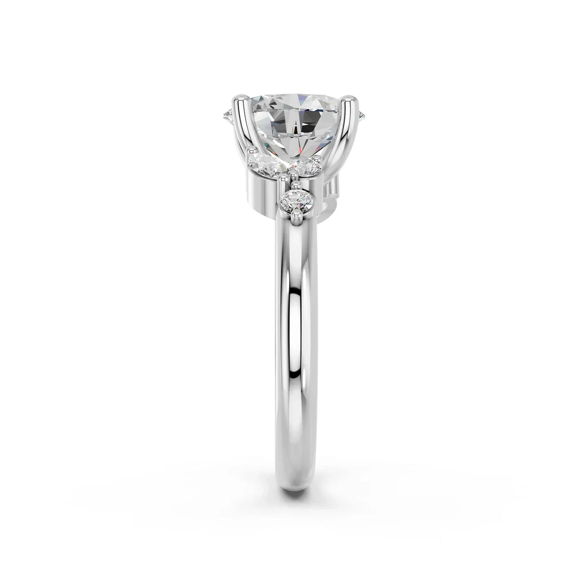 OVAL RING WITH SIDE STONES