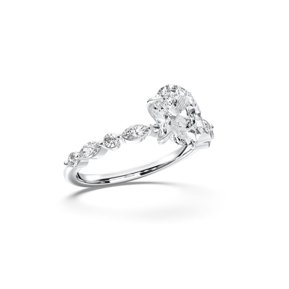 OVAL NATURE INSPIRED RING