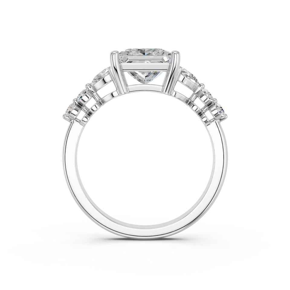 PRINCESS RING WITH SIDE STONES