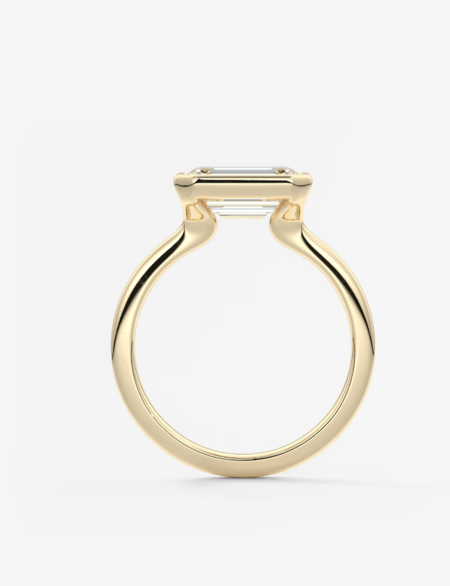EMERALD EAST WEST WITH BEZEL RING