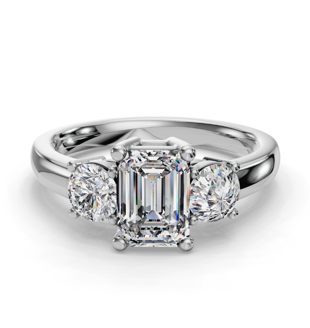 EMERALD 3 STONE RING