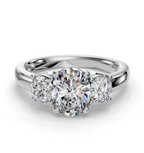 OVAL 3 STONE RING