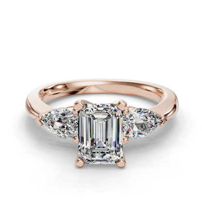EMERALD 3 STONE RING