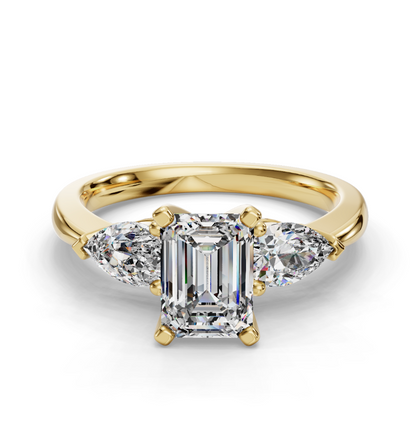 EMERALD 3 STONE RING