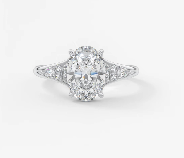 OVAL VINTAGE RING