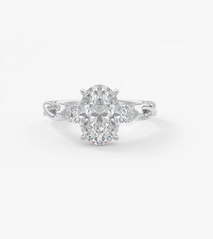 OVAL VINTAGE RING