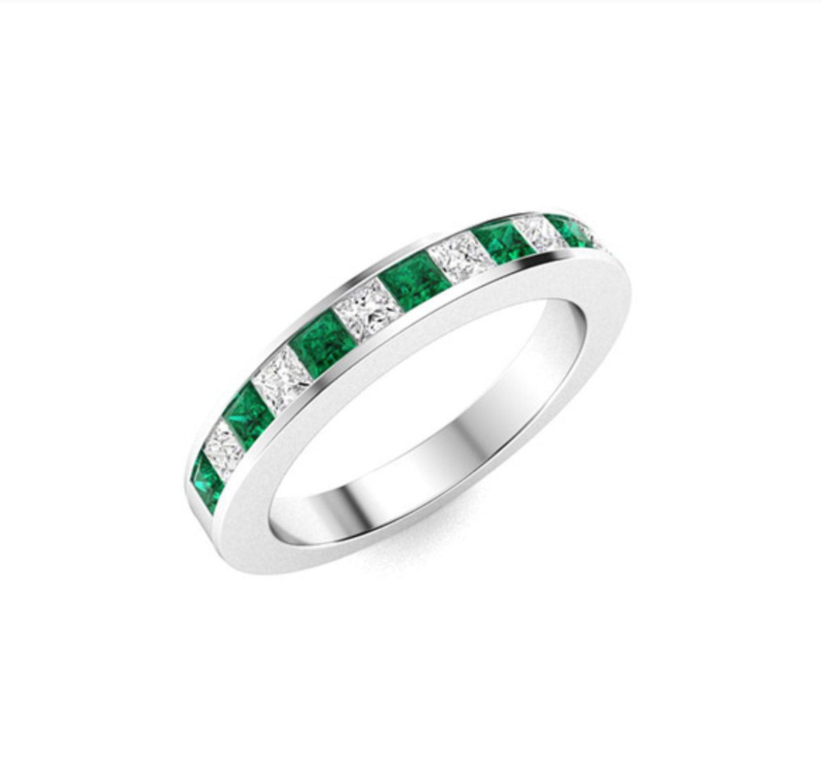 Princess-cut Tsavorite and VS Diamond Wedding Ring
