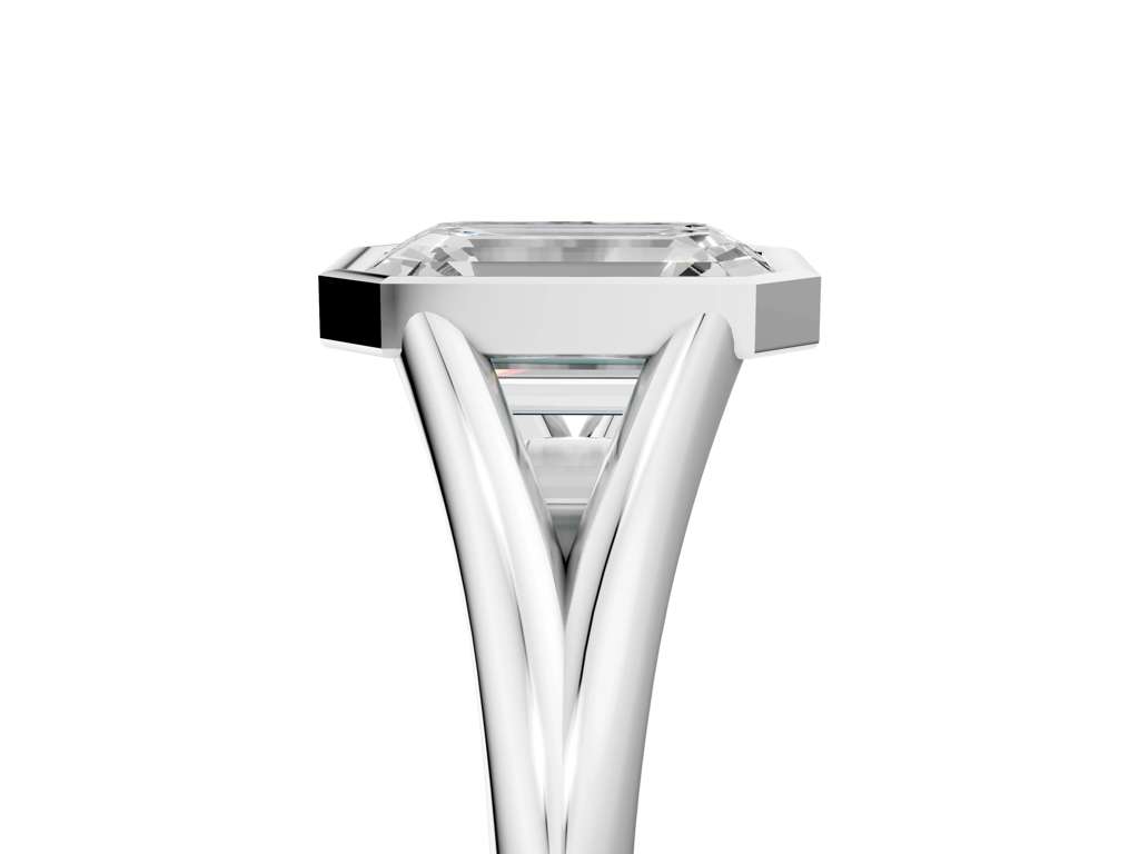 EMERALD ACCENTED BEZEL RING