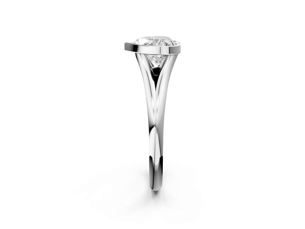 HEART ACCENTED BEZEL RING