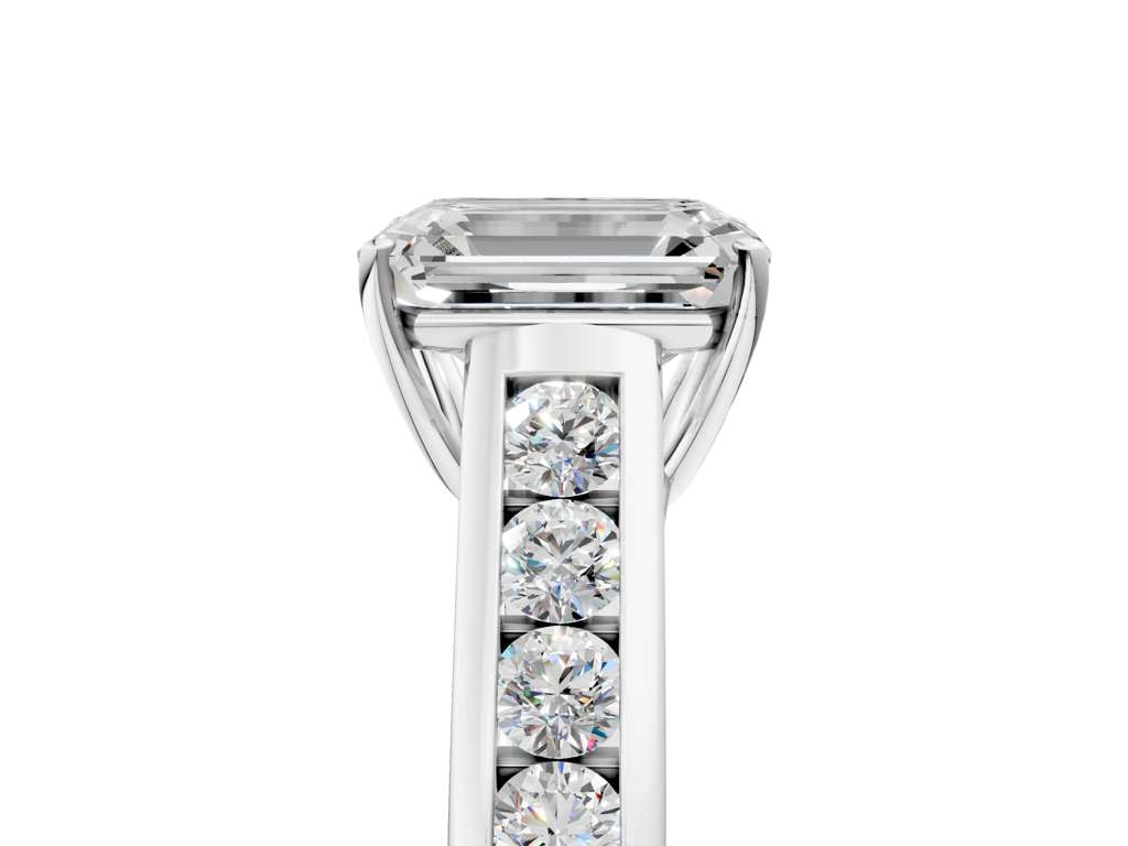 EMERALD CHANNEL RING
