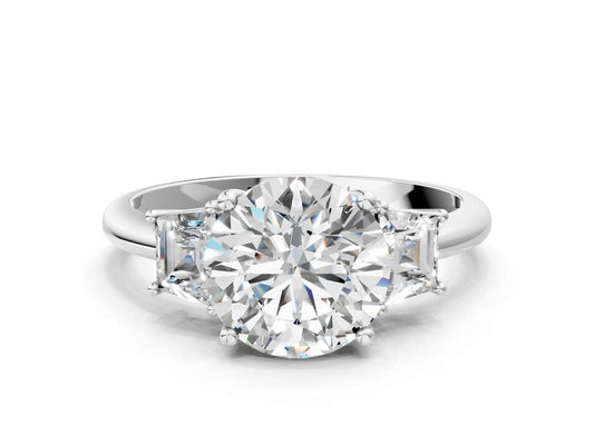 ROUND TRAPAZOID 3 STONE RING
