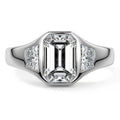 EMERALD 3 STONE RING