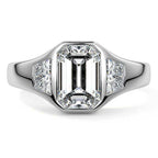 EMERALD 3 STONE RING