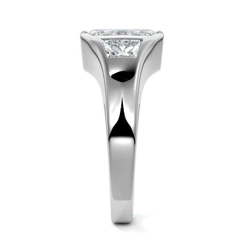 EMERALD 3 STONE RING