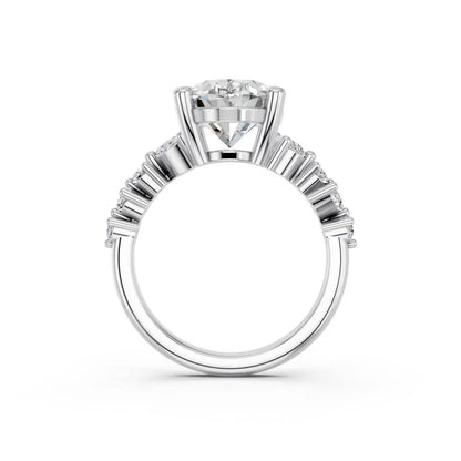 OVAL RING WITH SIDE STONES