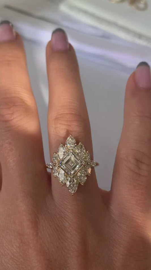 ASSCHER FANCY RING