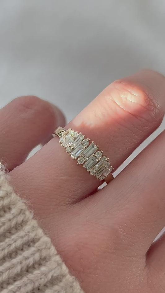 BAGUETTE-ROUND WEDDING BAND