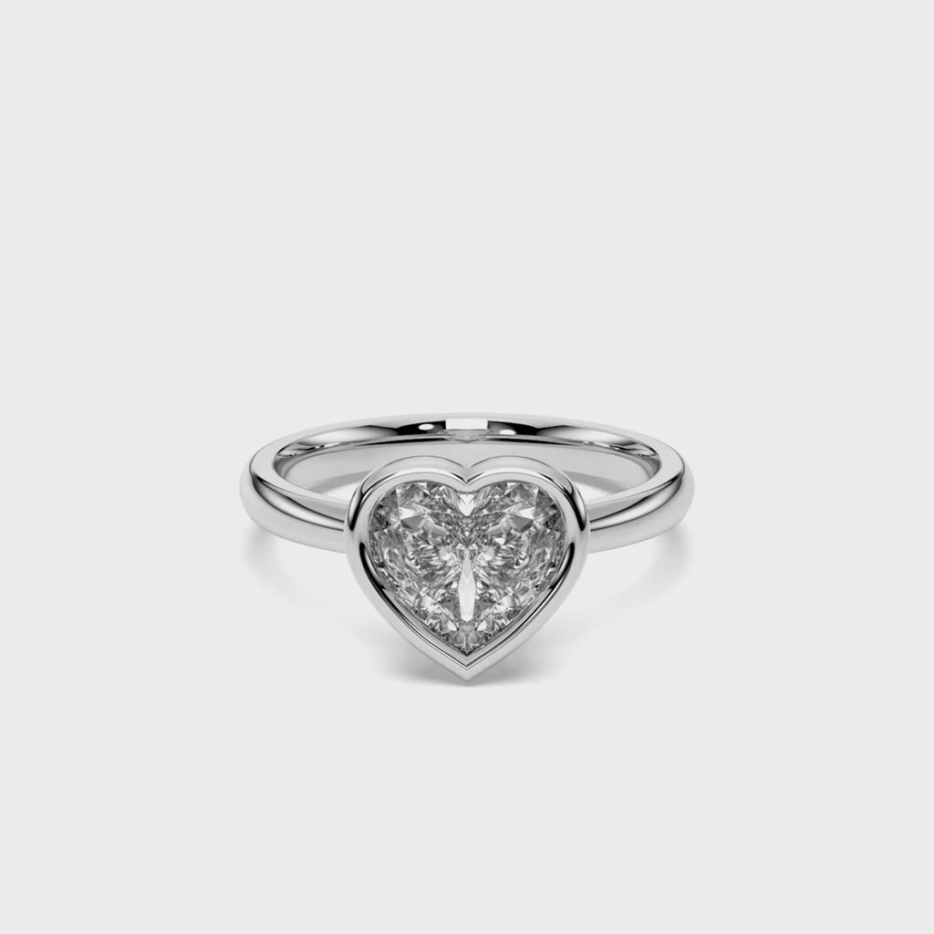 HEART BEZEL RING