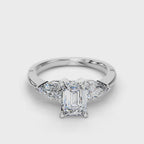 EMERALD 3 STONE RING
