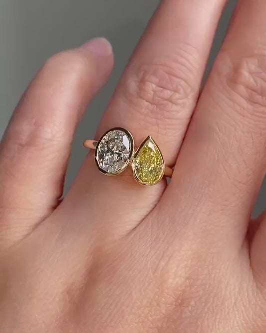 OVAL PEAR BEZEL TOI MOI RING