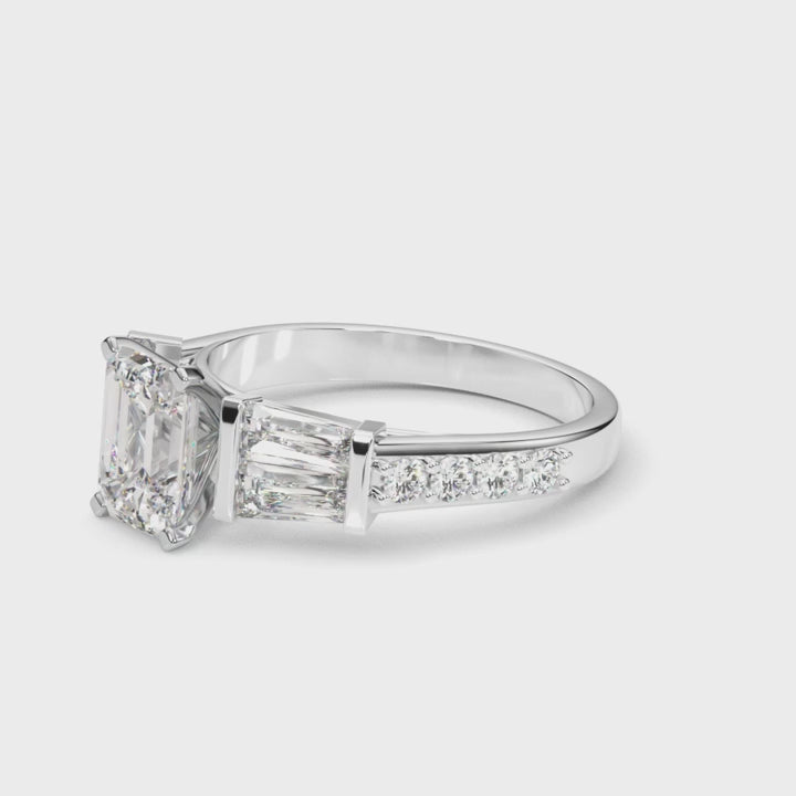 EMERALAD BAGUETTE CHANNEL RING