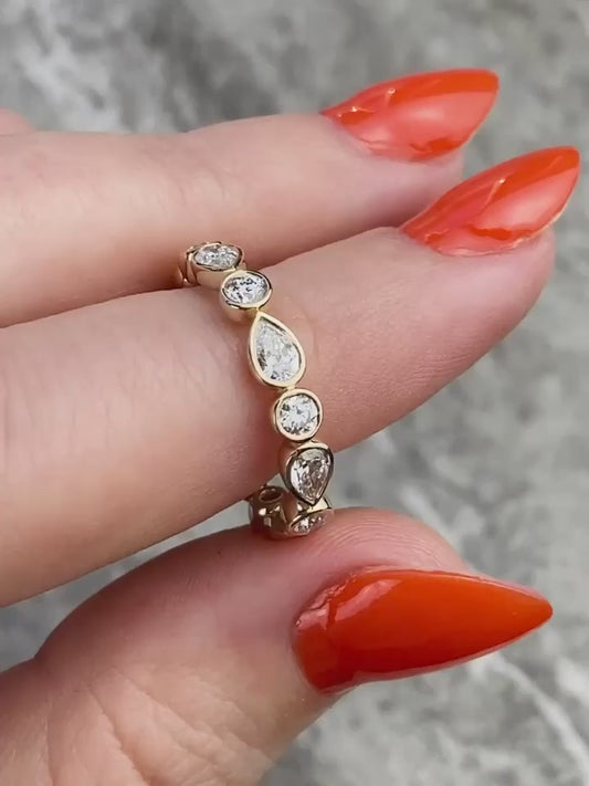 PEAR-ROUND BEZEL BAND